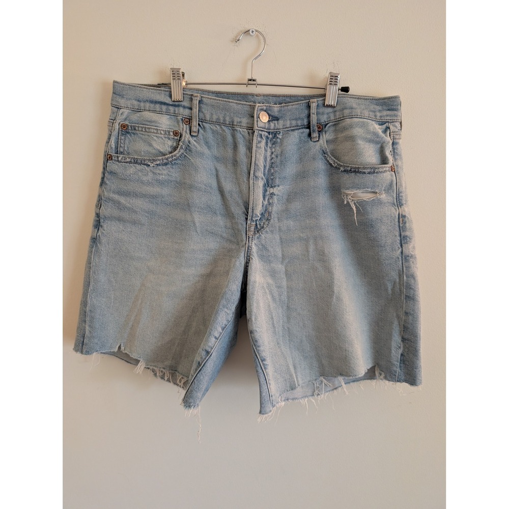 American Eagle Perfect Bermuda Short Light Wash Distressed Raw Hem 12 relaxed